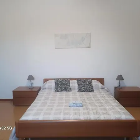 Bed Boat Bed & Breakfast Berra